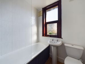 bathroom - click for photo gallery